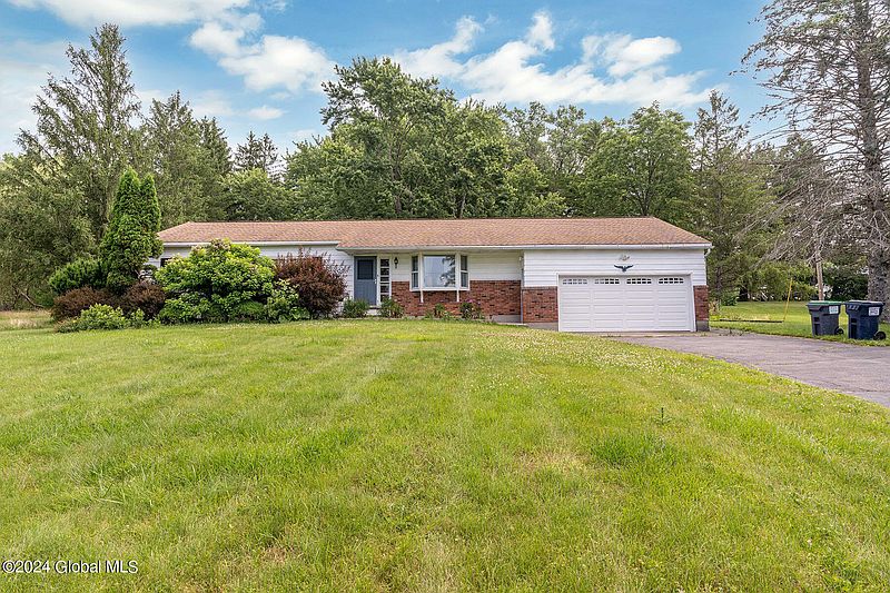 2nd image of 110 Country Ridge Court