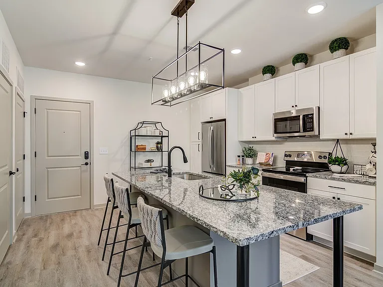 The Tomlin Luxury Apartments — Photo 16