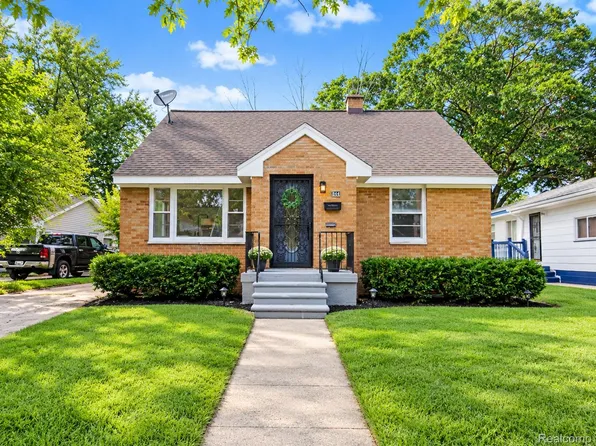 844 Amity Ave, Muskegon, MI 49442