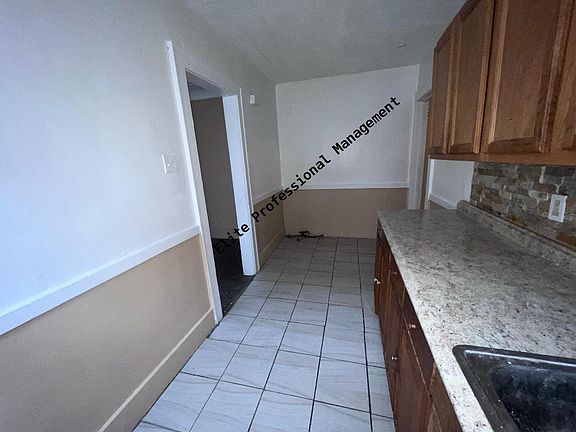 5th image of 2340 W Grand St APT 1