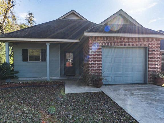 2nd image of 304 Mango Dr