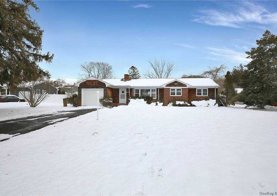 1st image of 11 Cherry Ln