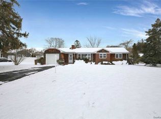 11 Cherry Ln, East Patchogue, NY 11772