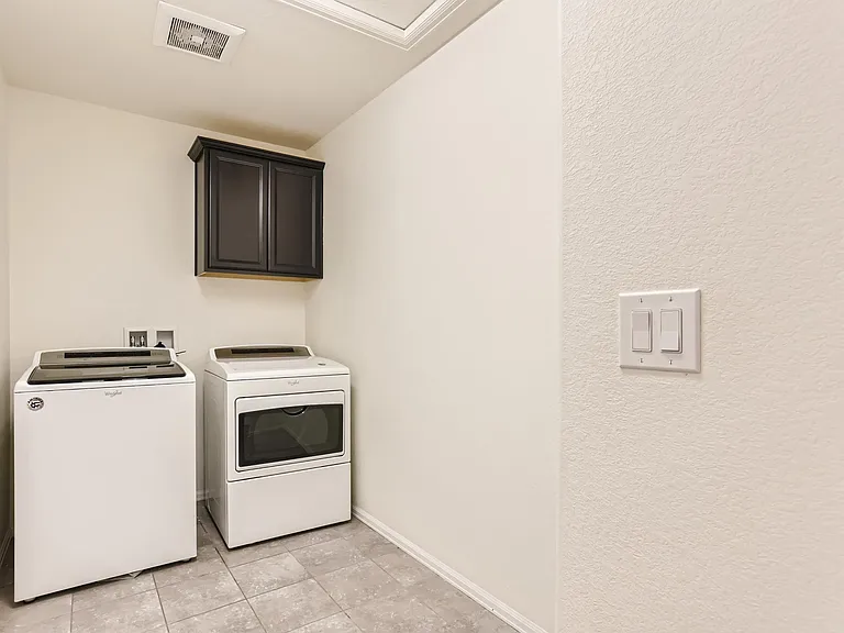 14980 Vienna Cir — Photo 25