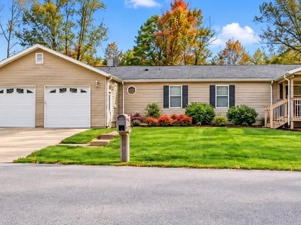 6376 Hall School Rd, Martinsville, IN 46151