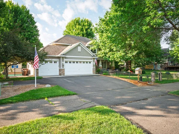 723 36th St W, Hastings, MN 55033
