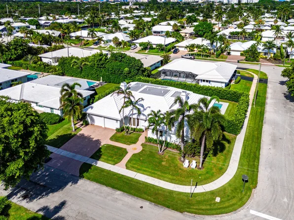 1022 Walnut Ter, Boca Raton, FL 33486