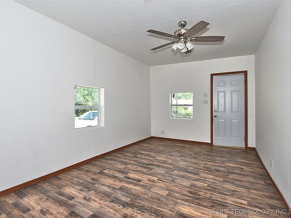 3rd image of 12 E Mill Ave
