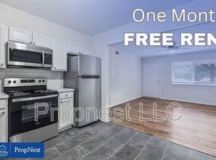 2032 N Gregg Ave APT B, Fayetteville, AR 72703