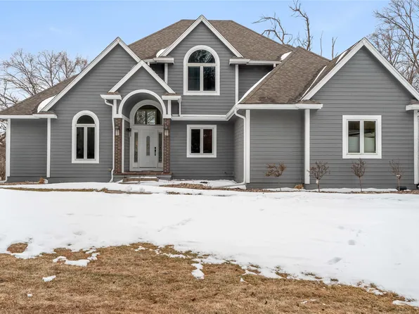 9975 NW 121st St, Granger, IA 50109