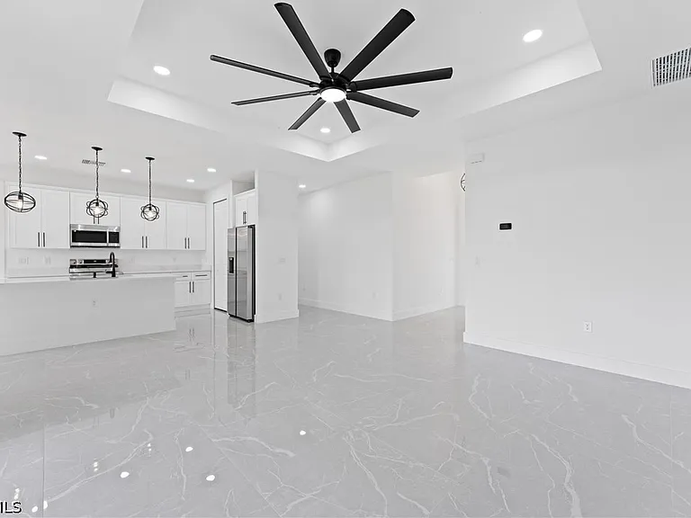 910 Atherton Ave — Photo 7