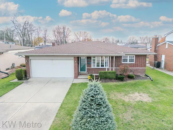11652 Brougham Dr, Sterling Heights, MI 48312
