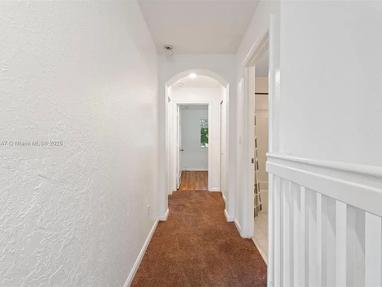 SE 26th Ct — Photo 8