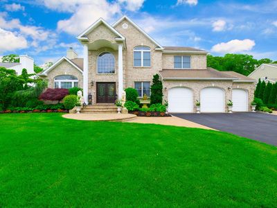 2 Hayloft Court, Smithtown, NY, 11787