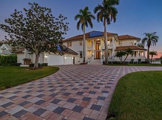 429 Saint Andrews Dr, Belleair, FL 33756