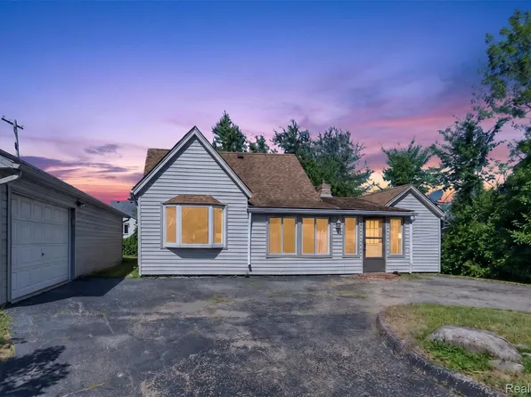 25801 Fern St, Roseville, MI 48066