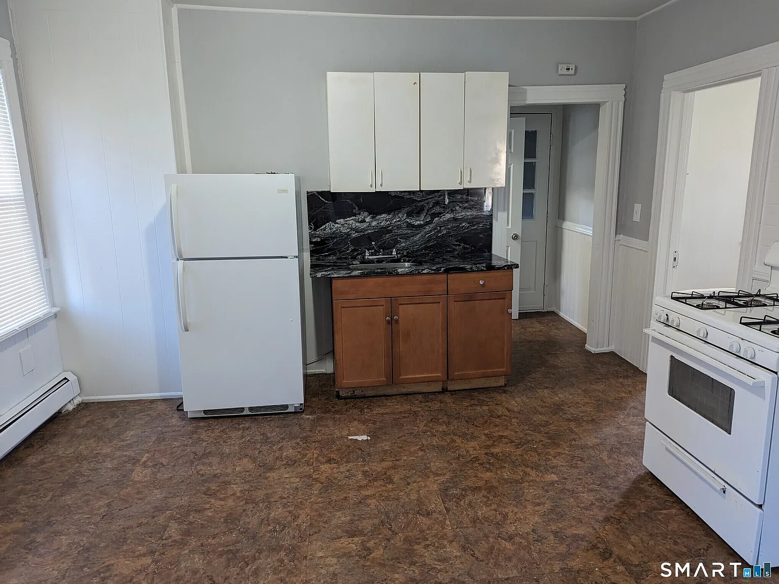 2 bed, 1.0 bath, 900 sqft, $1,550 — Photo 3