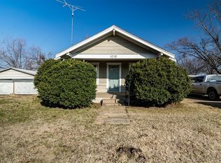 1018 E Walnut St, Cushing, OK 74023