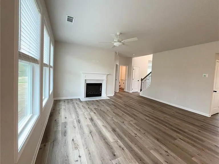 345 Rodeo Dr — Photo 6