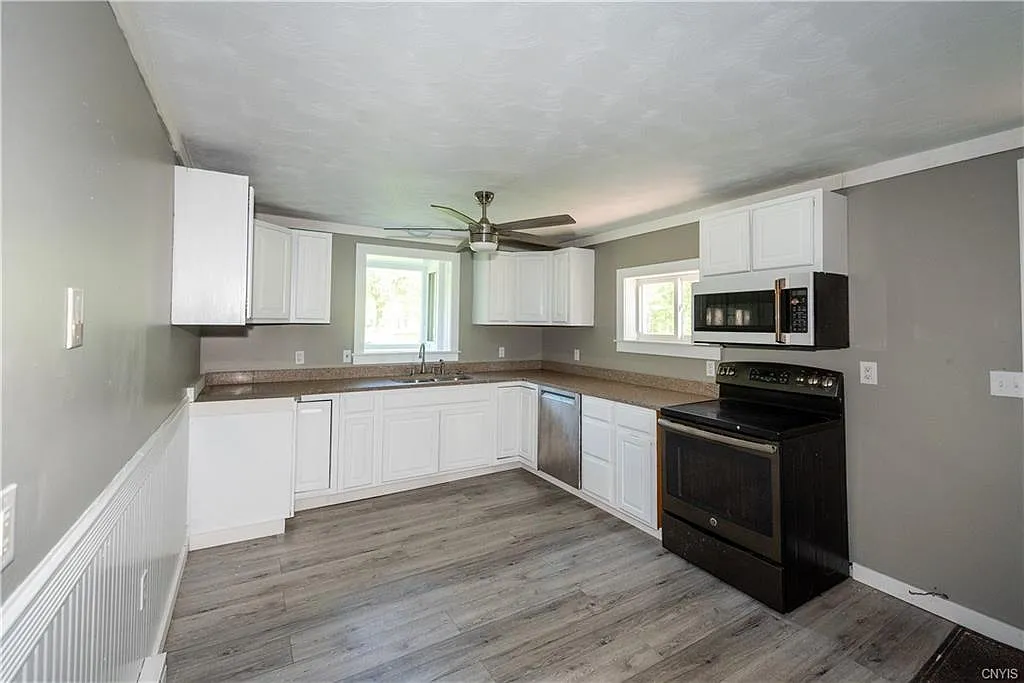 Van Buren RD, Single Family Home — Photo 2