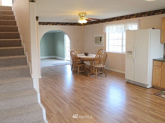 5th image of 625 E Susan Place
