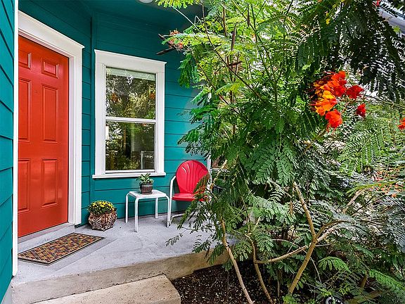 Incredible Covered Front Porch