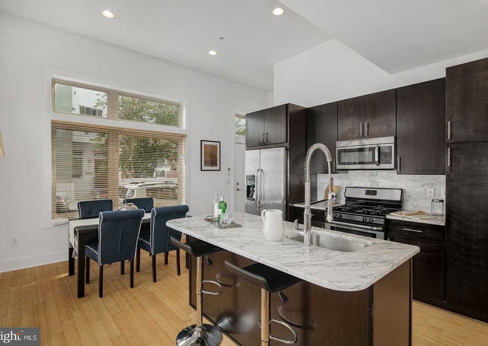 1st image of 801 Montrose St