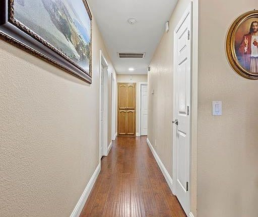 4th image of 597 Hacienda Ave