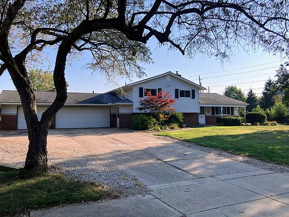 2nd image of 33415 Karen Dr