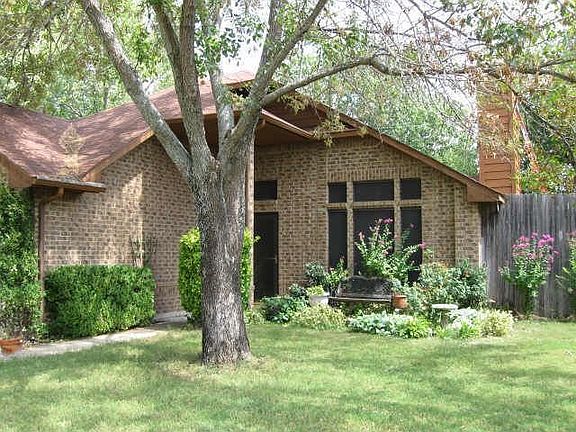 2nd image of 6521 Hyden Dr