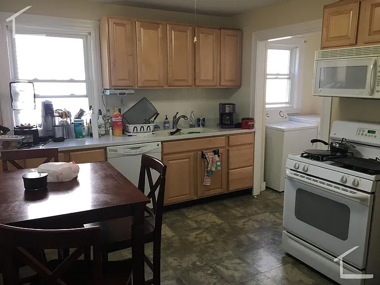 62 Brock St #3 — Photo 14