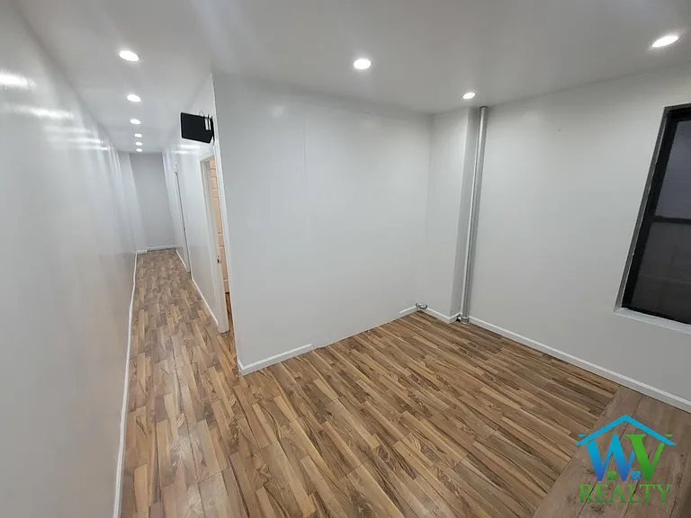 2485 Elm Pl #2B — Photo 3