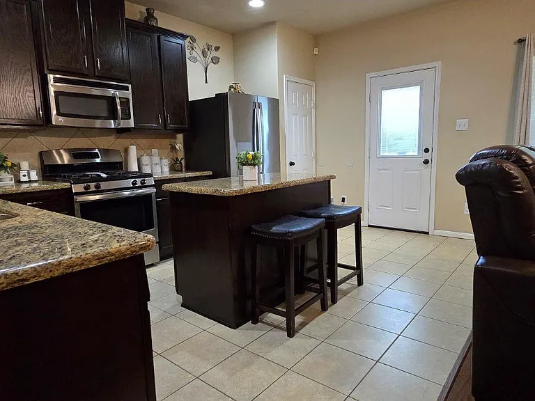 10111 Bitternut Hickory Ln — Photo 6