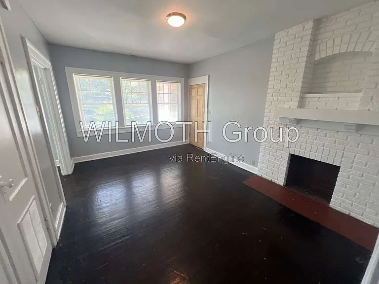 634 E 37th St #4 — Photo 5
