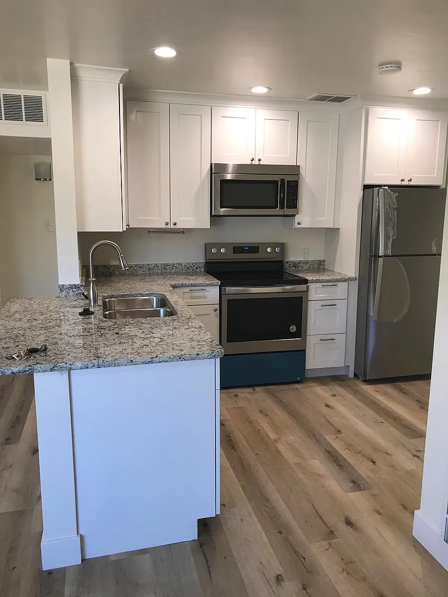 Building Photo - 200 W 300 S