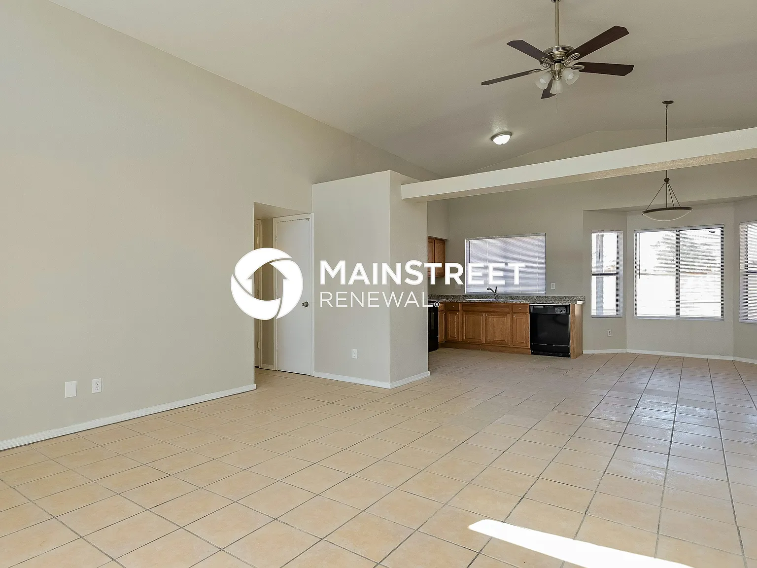 1880 W Mountain Oak Ln — Photo 3
