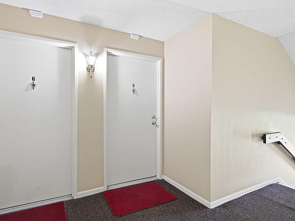 3rd image of 33 Highland Meadows Cir Suite 8