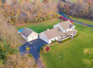 4 Beaver Pond Ln, Bridgewater, CT 06752