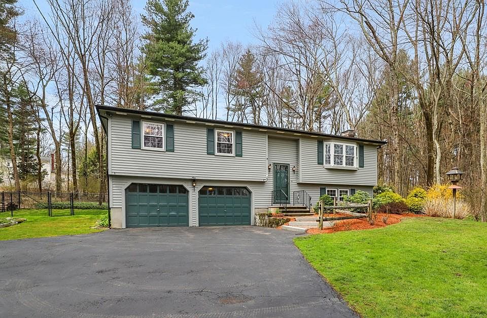 1st image of 9 Babcock Dr