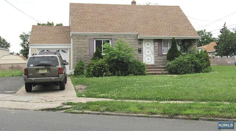2nd image of 679 Saddle River Rd