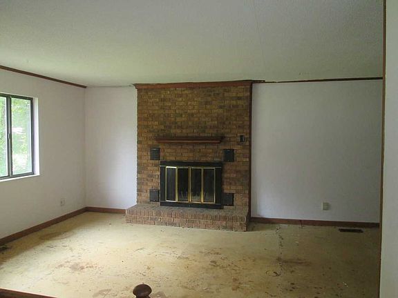 2nd image of 125 County Road 585