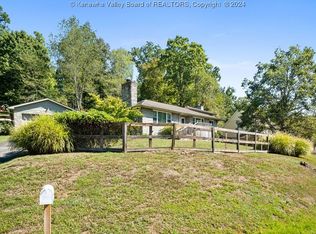 115 Pinewood Rd, Elkview, WV 25071