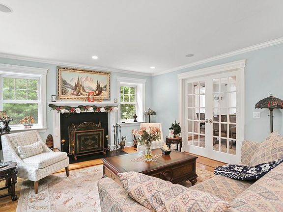 4th image of 80 Brookside Dr