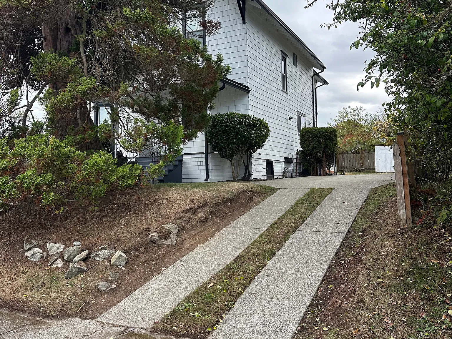 5 bed, 2500 sqft, $4,250 — Photo 3