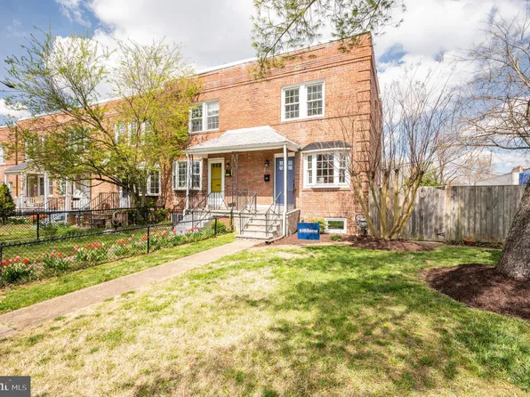 572 E Nelson Ave, Alexandria, VA 22301
