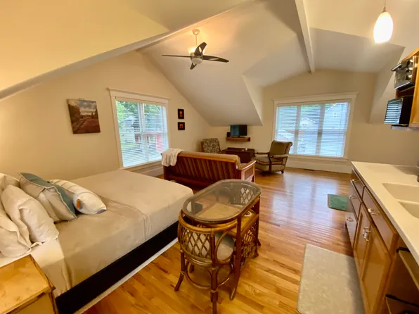 826 Missouri St, Lawrence, KS 66044