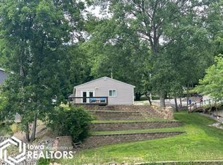 1130 Lakeshore Dr, Brooklyn, IA 52211