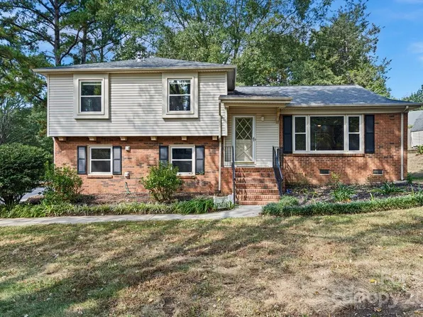 10932 Osprey Dr, Charlotte, NC 28226