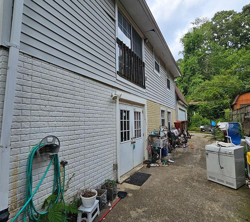 2nd image of 1735 Ridgely Rd