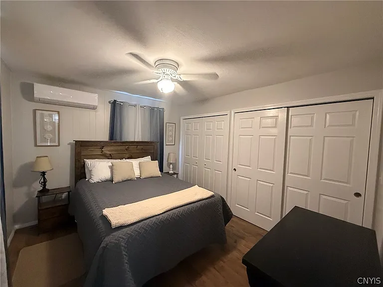 4048 Port St — Photo 12